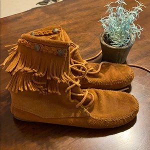 Minnetonka shoes